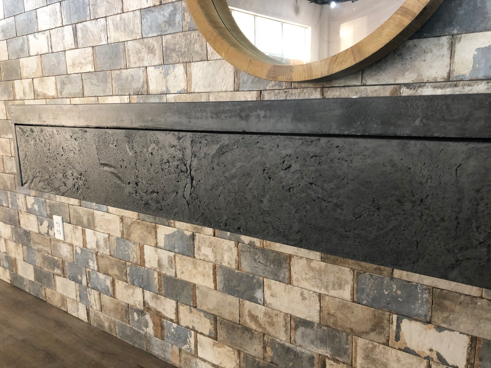 Salon Workstation — Concrete workstation
