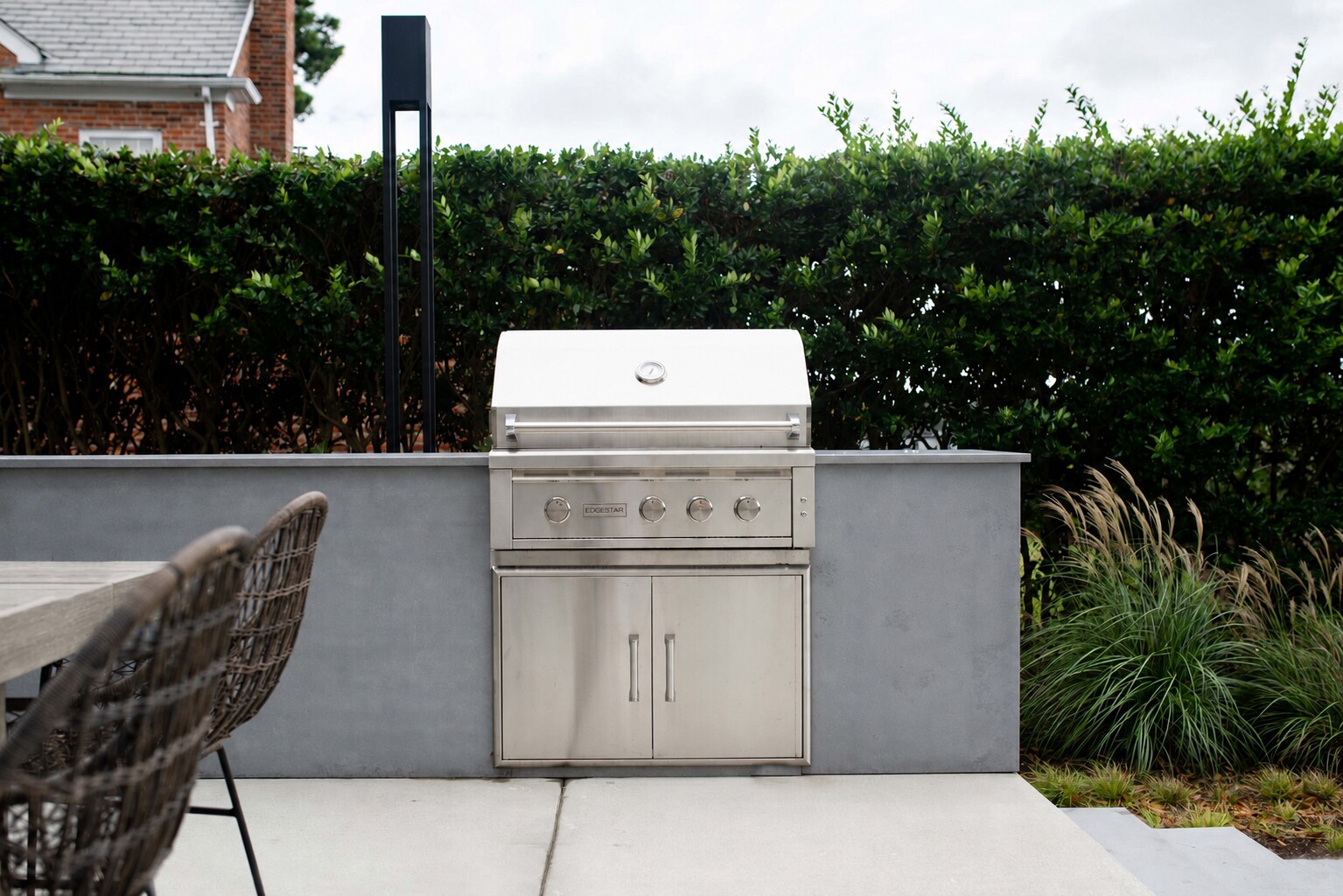 Silver Standard Residence — Outdoor kitchen, Concrete surround, Floating steps